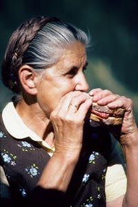 oma eet vespers-550718_1280